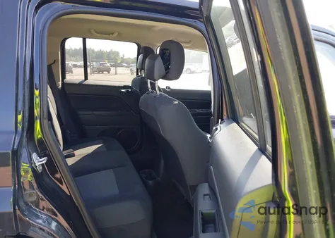 2015 Jeep Patriot Latitude из США, поврежденный, VIN 1C4NJRFB8FD425192